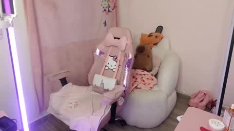 nami_usagi online show from November 2025 02:49:02 PM