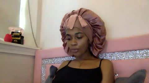 Snapshot of nanaonn chatting on April 2026 05:37:01 PM nanaonn online show from April 2026 05:37:01 PM