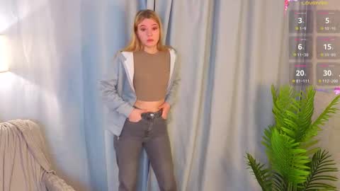 Hello im Lola online show from November 2025 03:16:02 AM