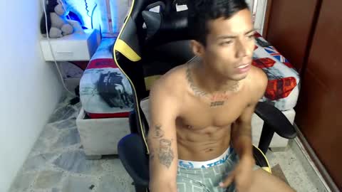 nando_col online show from October 2025 04:25:02 PM