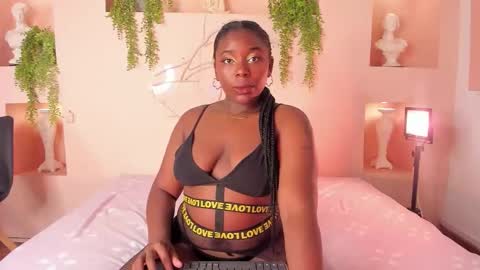 nanymoreno online show from October 2025 12:15:01 PM