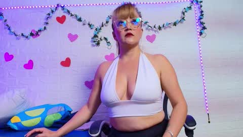 Naomi online show from October 2025 11:10:01 AM