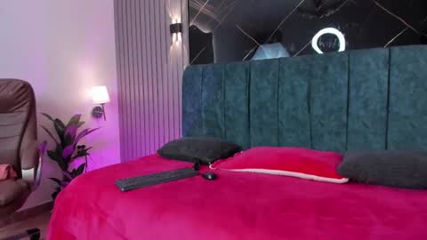 Snapshot of naomi_monroe chatting on February 2026 12:06:01 PM Naomi online show from February 2026 12:06:01 PM