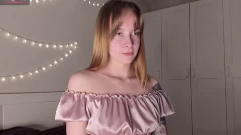 Naomi online show from October 2025 05:24:01 PM