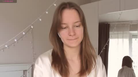 Snapshot of naomi_oops chatting on July 2026 01:40:01 PM Naomi online show from July 2026 01:40:01 PM