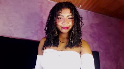 Snapshot of naomi_rider77 chatting on June 2026 08:33:02 AM mara Jos online show from June 2026 08:33:02 AM
