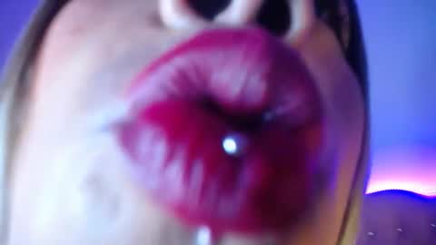 Snapshot of naomi_shayk chatting on June 2026 06:57:01 PM naomi_shayk online show from June 2026 06:57:01 PM