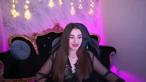 naomibaae online show from January 2026 12:25:02 AM