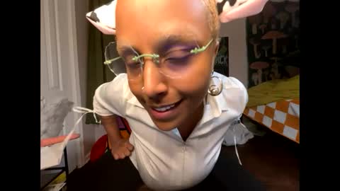 Naomigiirl6 online show from December 2024 04:04:02 PM