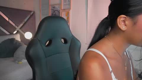 Naomi-Gray  online show from June 2026 07:46:01 PM