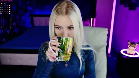 naomihita online show from November 2025 04:53:01 PM