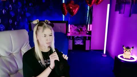 naomihita online show from February 2026 12:23:02 PM