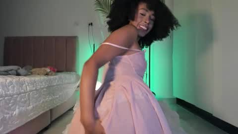 Naomii online show from October 2025 01:36:02 AM