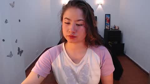 Snapshot of naomii_san chatting on October 2025 12:03:01 PM liz3 online show from October 2025 12:03:01 PM
