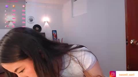 Snapshot of naomii_san chatting on October 2025 09:59:02 PM liz3 online show from October 2025 09:59:02 PM