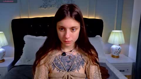 Naomi online show from November 2025 05:18:02 AM