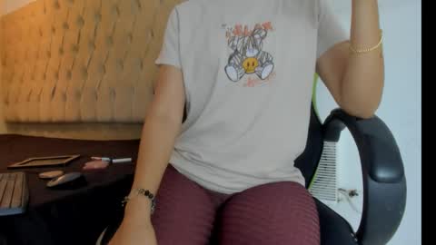 Snapshot of naomis_35 chatting on February 2026 08:13:01 PM naomis_35 online show from February 2026 08:13:01 PM