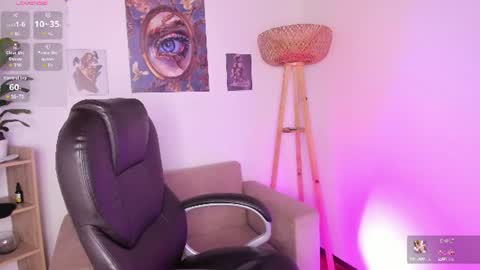Snapshot of naomisaenz_ chatting on June 2026 10:23:02 PM N A O M I online show from June 2026 10:23:02 PM