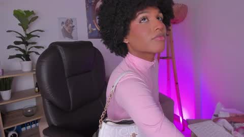 Snapshot of naomisaenz_ chatting on June 2026 09:03:02 AM N A O M I online show from June 2026 09:03:02 AM
