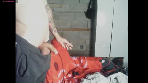 Snapshot of naomisimon chatting on December 2024 06:41:02 AM bellas2012 online show from December 2024 06:41:02 AM