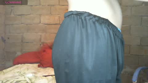 Snapshot of naomisimon chatting on January 2025 04:07:02 AM bellas2012 online show from January 2025 04:07:02 AM