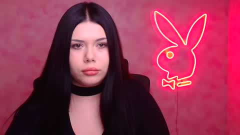 Naomi online show from December 2025 08:25:01 PM