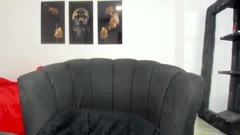 naomiwildburn online show from February 2025 06:41:01 PM