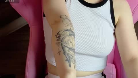 Naomi online show from October 2025 08:27:02 PM