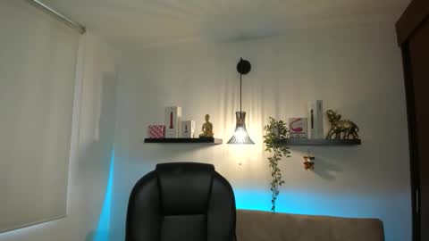 Snapshot of naomy_hot04 chatting on May 2026 08:32:01 PM naomy online show from May 2026 08:32:01 PM