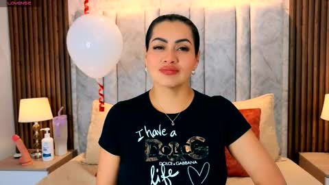 Naomy Smith online show from February 2026 06:26:01 PM