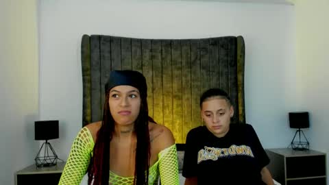 Snapshot of naomyanddany chatting on March 2025 03:19:01 AM NaomyAndDany online show from March 2025 03:19:01 AM