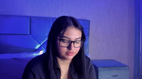 Naomy online show from March 2026 08:37:02 PM