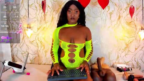 Snapshot of naomyy_cooper chatting on May 2026 08:59:02 PM Naomy online show from May 2026 08:59:02 PM