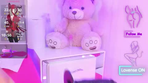 nara_pink online show from November 2025 02:16:01 PM