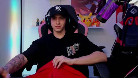 Snapshot of naranjo_seb chatting on December 2024 03:24:02 PM sebastian online show from December 2024 03:24:02 PM