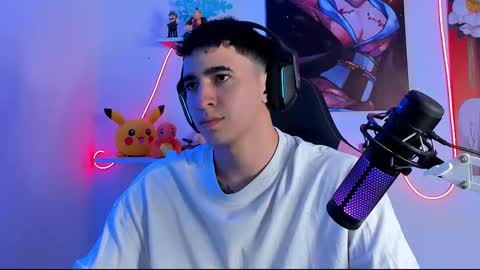 Snapshot of naranjo_seb chatting on March 2025 05:27:02 AM sebastian online show from March 2025 05:27:02 AM