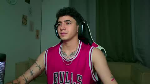 Snapshot of naranjo_seb chatting on October 2025 03:58:01 AM sebastian online show from October 2025 03:58:01 AM