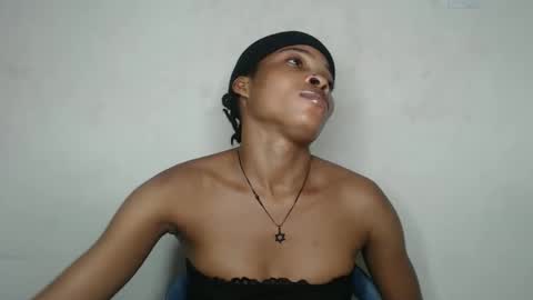 bella online show from November 2025 10:56:02 PM