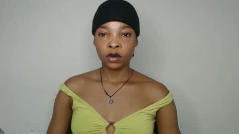 bella online show from November 2025 09:58:01 AM