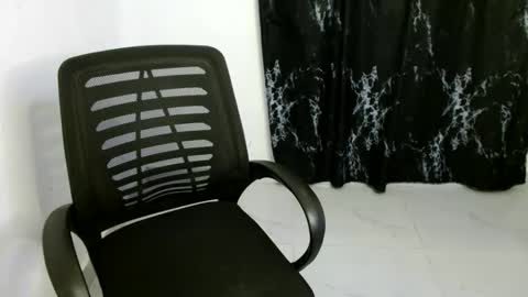 Mila online show from April 2026 07:51:02 PM