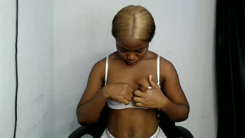 Snapshot of nasty_juicy22 chatting on July 2026 07:01:02 AM adie online show from July 2026 07:01:02 AM