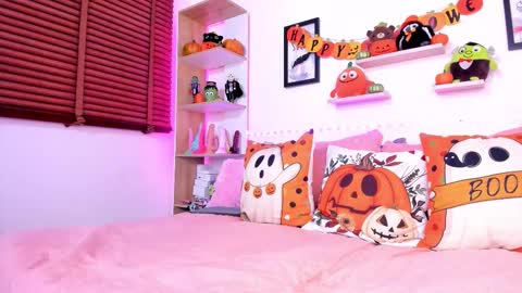 nata_villalobos online show from October 2025 10:40:01 PM