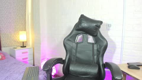 Snapshot of natalia_kiss01 chatting on April 2026 09:39:01 PM Natalia Kiss online show from April 2026 09:39:01 PM