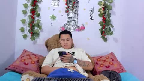 nataliaandjulliam online show from September 2025 07:42:01 AM