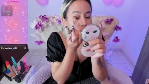 Nataliua Henao online show from October 2025 12:00:02 AM
