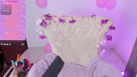 Nataliua Henao online show from October 2025 01:33:02 PM