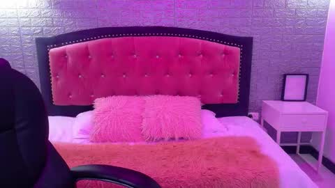 natalie  online show from October 2025 02:53:02 AM