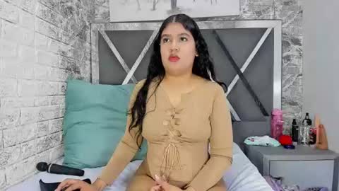 natalieevansx online show from June 2026 01:10:02 PM