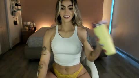 Snapshot of nataly_05 chatting on June 2026 10:46:02 PM anatalybee online show from June 2026 10:46:02 PM