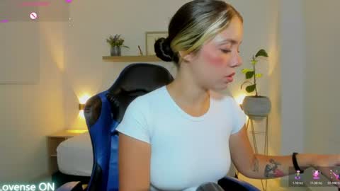 Snapshot of nataly_rodri chatting on July 2026 07:16:01 PM Nataly online show from July 2026 07:16:01 PM